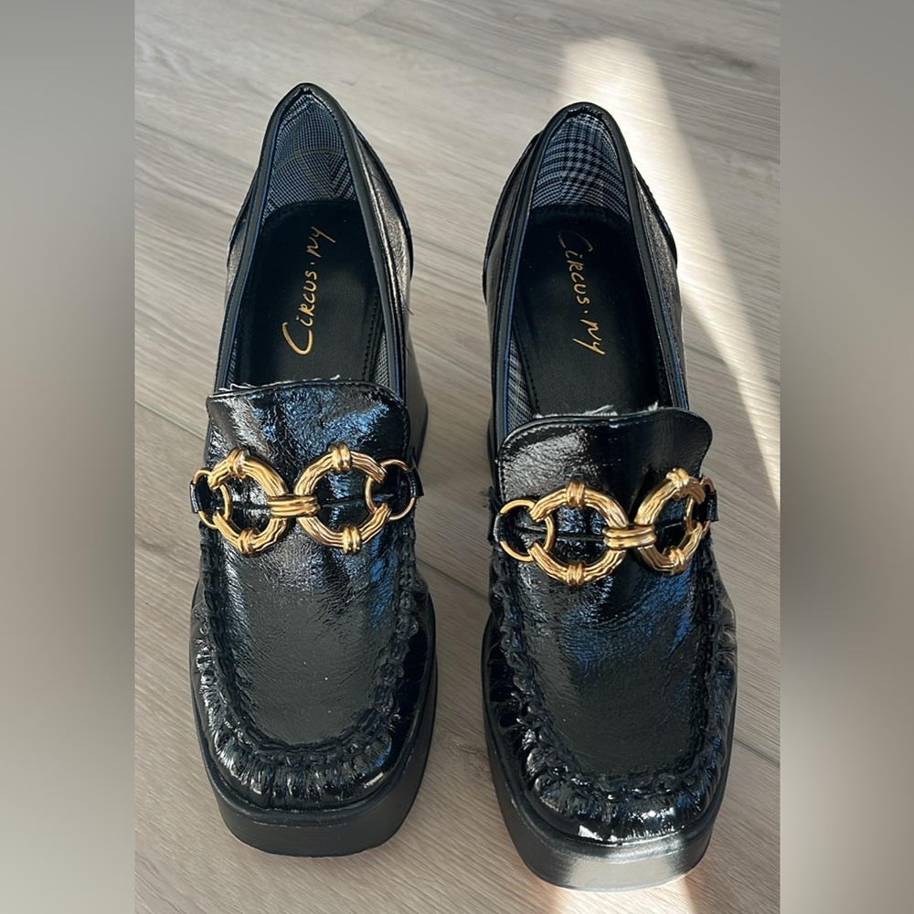Circus by Sam Edelman Black Heels with Gold Chain